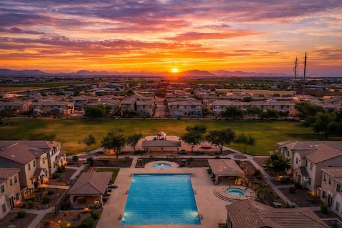 Sleeps 8 Or More - Welcome to our "Castle" in the desert! 4-Bed 3-Bath two Story