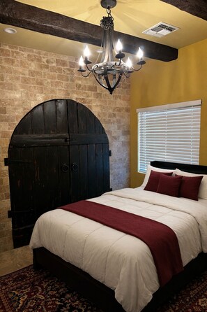 Room - Sleeps 8 Or More 4-Bed 3-Bath Two Story Tuscany in the Desert Spacious House (Gilbert)