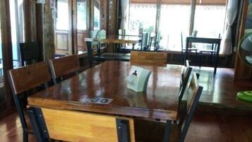 Standard Room | Dining