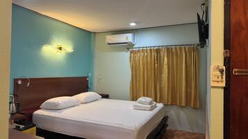 Free WiFi, bed sheets