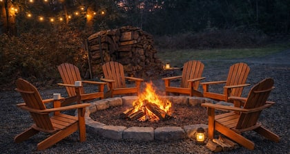 Rainier Timber Retreat • Hot Tub & Sauna • Forest Deck on 5 Acres