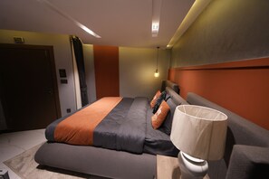 Room - Comfortable Standard Room at Murree Near Mall Road (Jhika Gali)