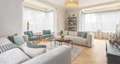 Luxury holiday home for 8 people near the sea