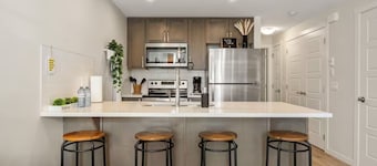 Cozy King Suite with AC & Free Banff Park Pass