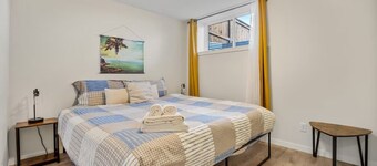 Cozy King Suite with AC & Free Banff Park Pass