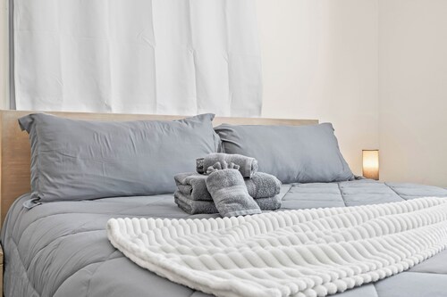 
Costa 1BD Lake Condo - Paradise - Beautiful Area