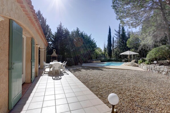 Outdoor dining - Villa Aristide Maillol (ROQUEBRUNE SUR ARGENS)