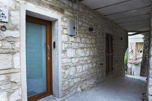 Exterior detail - Holiday cottage with terrace (Castelletta)