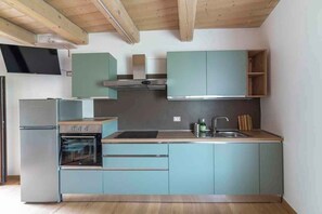 Coffee/tea maker, fridge, microwave, oven - Holiday cottage with terrace (Castelletta)