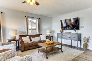 TV - Group-Friendly Oasis Near Roper Lake State Park! (Safford)
