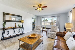 TV - Group-Friendly Oasis Near Roper Lake State Park! (Safford)