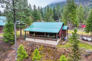 Exterior - Riverside St Regis Cabin w/ Fire Pit + Grill (St Regis)