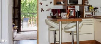 Holiday home with air conditioning and garden pavilion