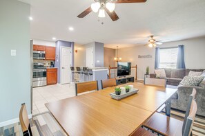 Interior - 3 Mi to UT & Market Square: Poolside Retreat! (Knoxville)