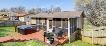 3 Mi to UT & Market Square: Poolside Retreat!