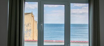 GuestReady - Beachside house with ocean view