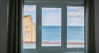 GuestReady - Beachside house with ocean view