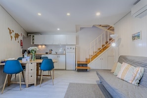 Living area - GuestReady - Beachside house with ocean view (Ponta Delgada)