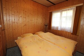 Classic Chalet, 3 Bedrooms | 3 bedrooms, individually furnished, bed sheets - Holiday Home in Nysted by Baltic Sea (Saas-Balen)