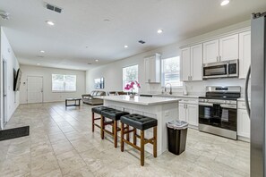 Fridge, microwave, stovetop, dishwasher - Brand New Tampa House w/ Private Yard! (Tampa)
