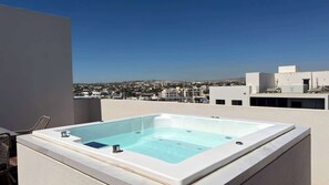 Outdoor spa tub - 3BR Rooftop & Pool in Marea (Cabo San Lucas)