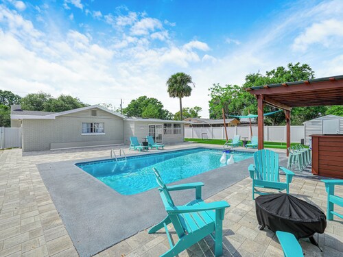 Costa 5BD Lego Pool Home - Your Own Private Resort