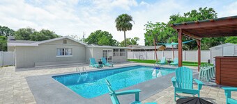 Costa 5BD Lego Pool Home - Your Own Private Resort
