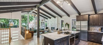 Modern Forest Escape, Near Lake Stevens & Hikes