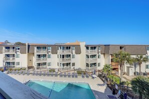 Pool - Golden Mile Getaway Steps from the Beach (Myrtle Beach)