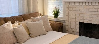 Family Coffee House, Pet Friendly & Private Yard