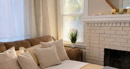 Family Coffee House, Pet Friendly & Private Yard