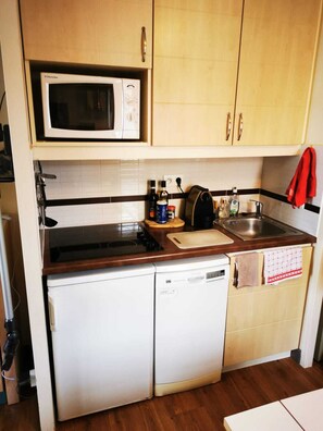 Private kitchen - Cap Esterel, sea view apartment with air conditioning, near swimming pool, padel and golf course (Saint-Raphaël)