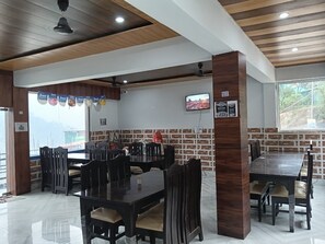 Dining - Premji Hotel And Restaurant (Phata)