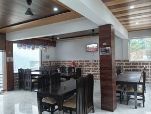 Dining - Premji Hotel And Restaurant (Phata)