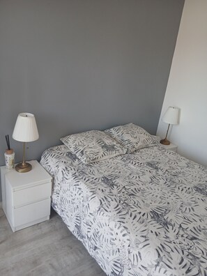 Unclassified image, 2 of 14, button - 2-room apartment ideally located: walk to the train station/Villepinte/CDG/Paris exhibition center (Aulnay-sous-Bois)