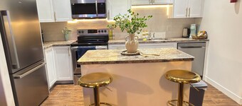 The Boho-Chic Urban Retreat: 3BR Haven Near Downtown & General Hospital