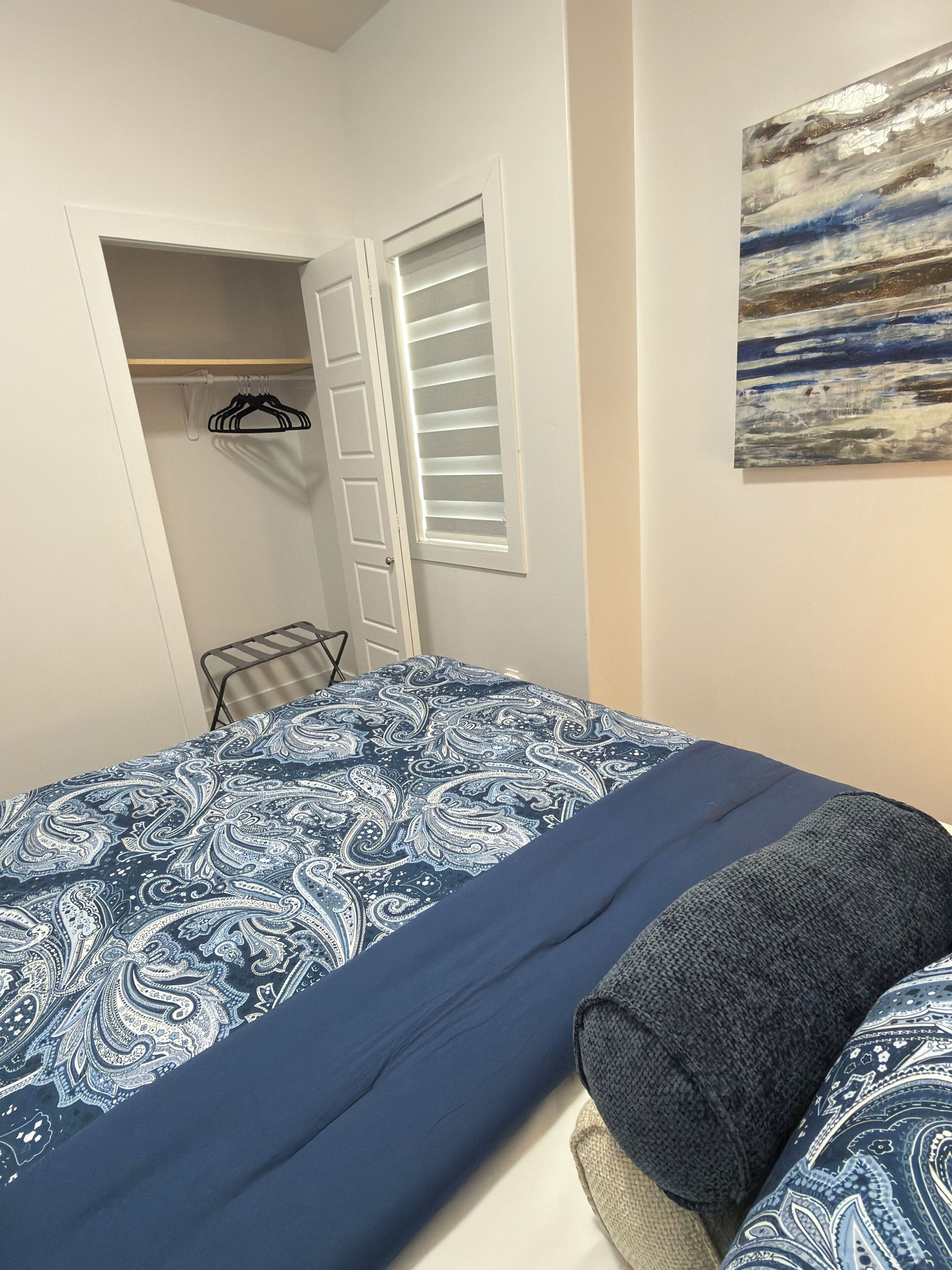 5 habitaciones, tabla de planchar con plancha y wifi 