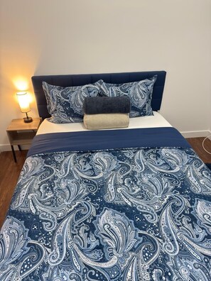 5 Schlafzimmer, Bügeleisen/Bügelbrett, WLAN