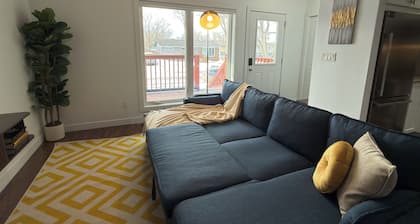 The Boho-Chic Urban Retreat: 3BR Haven Near Downtown & General Hospital
