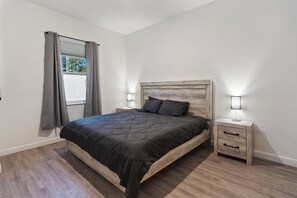 5 bedrooms, WiFi, bed sheets - Costa 5BD Reunion Pool Thing 2 - Spacious - Quiet (Davenport)