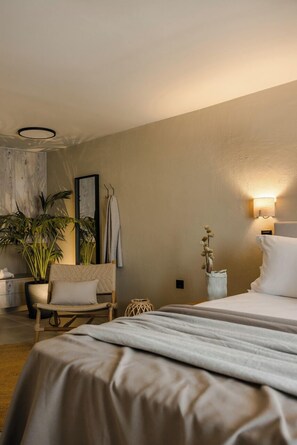Junior Suite, Private Bathroom | Iron/ironing board, free WiFi, bed sheets - Nomāde Agora - Luxury Suites in Lixouri (Lixouri)