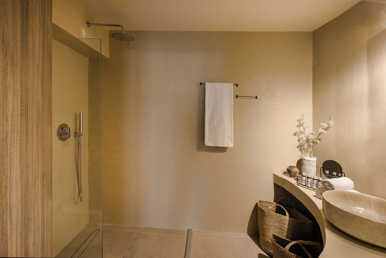 Dusche, kostenlose Toilettenartikel, Haartrockner, Handtücher