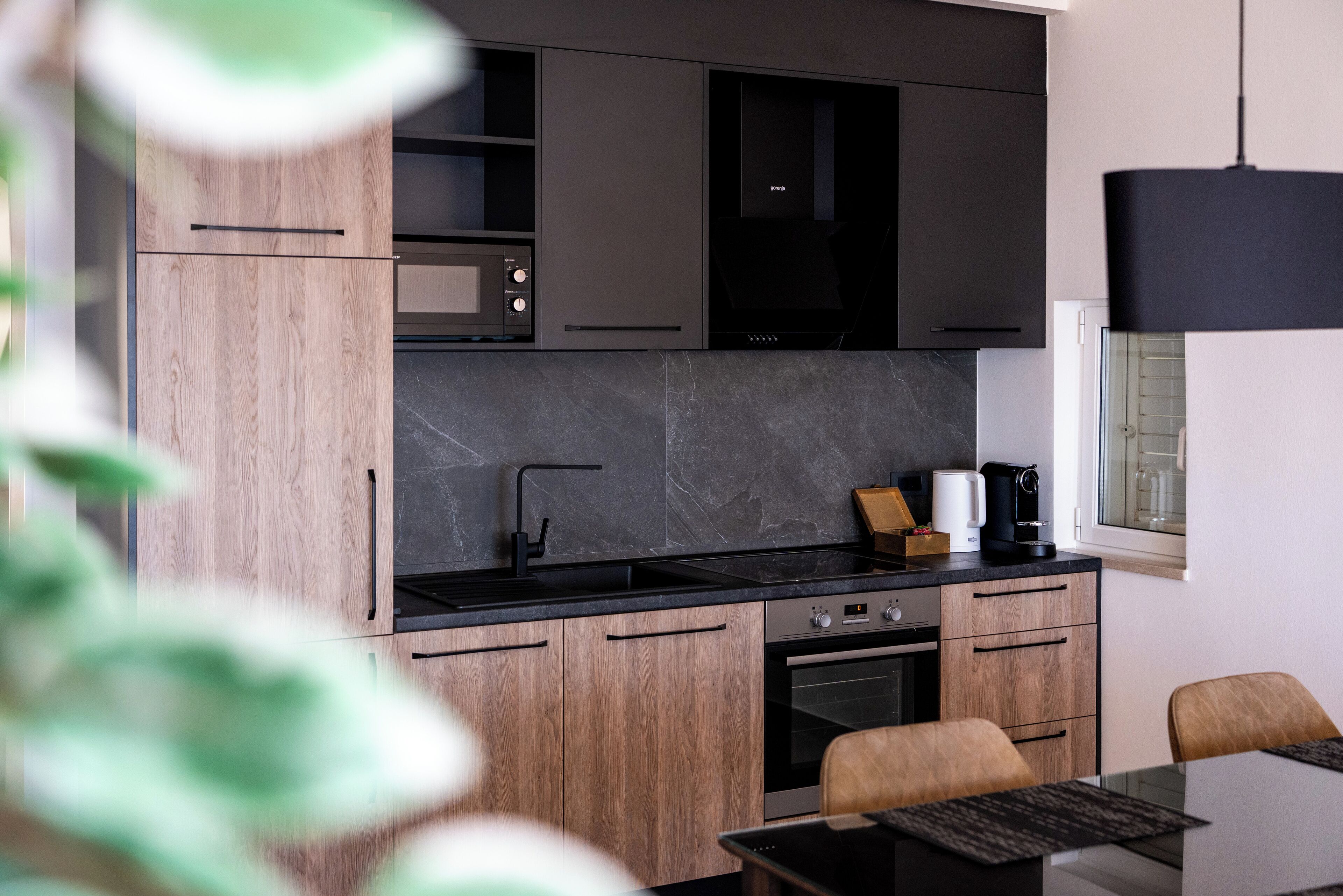 Departamento, vista al mar | Cocina privada | Cafetera y tetera y tetera eléctrica 
