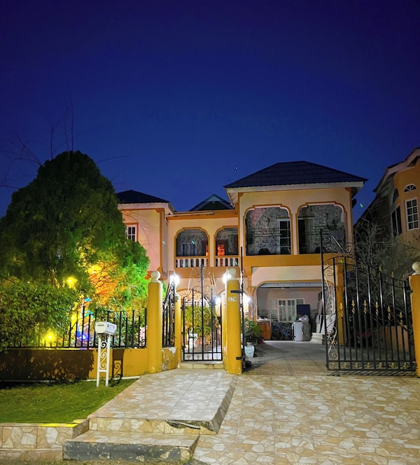 Windbreak Villa - Caribe