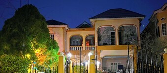 Windbreak Villa 
