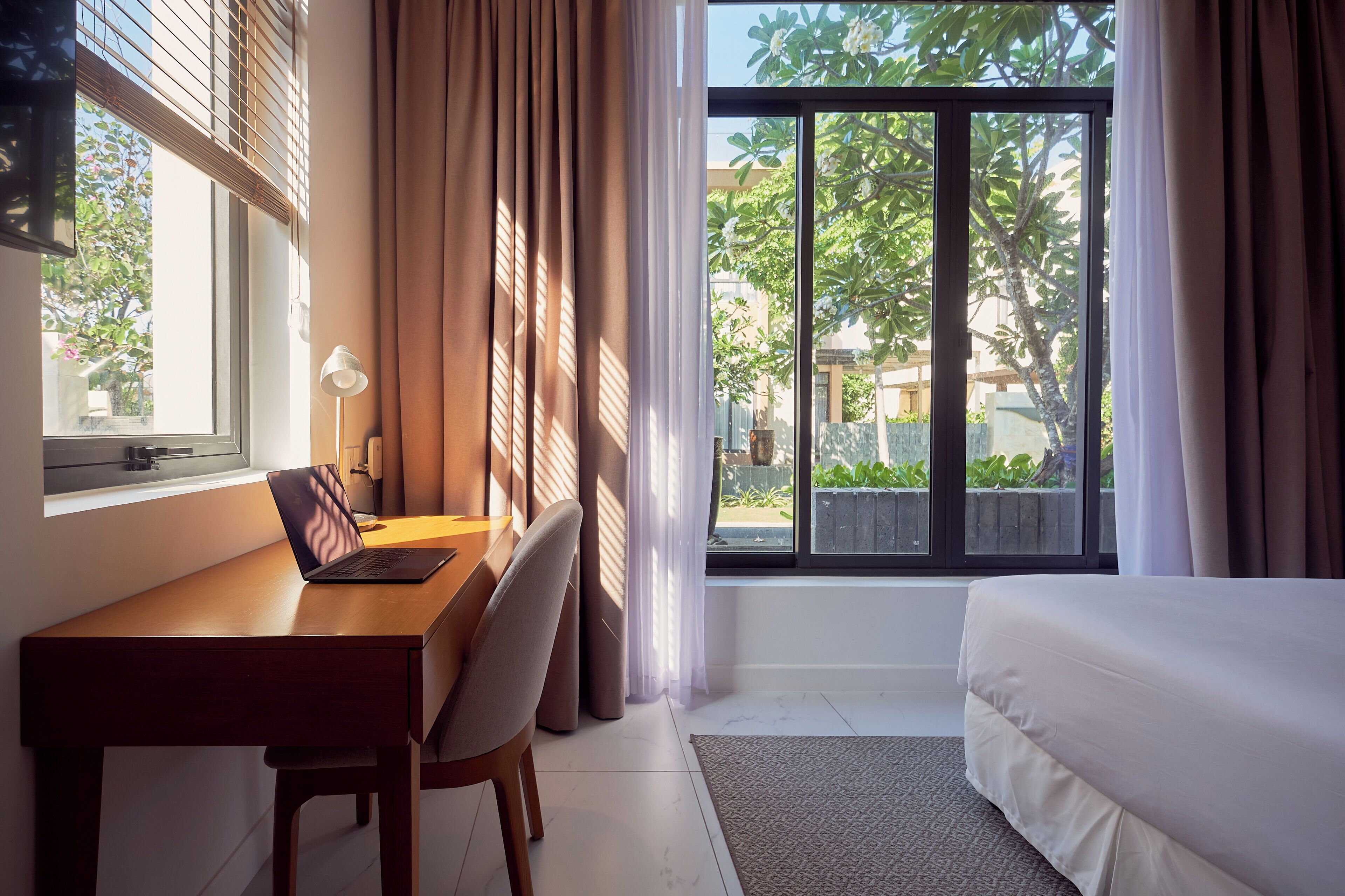 Desk, WiFi (free), bed sheets