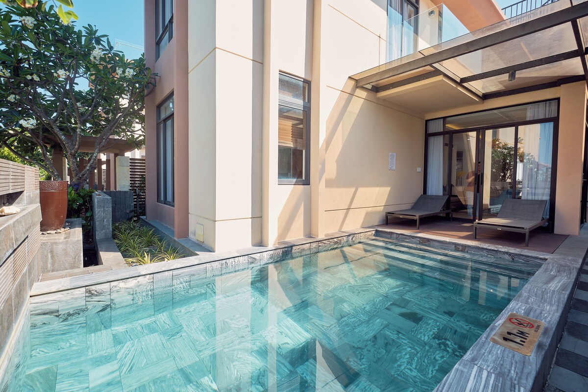 Private pool