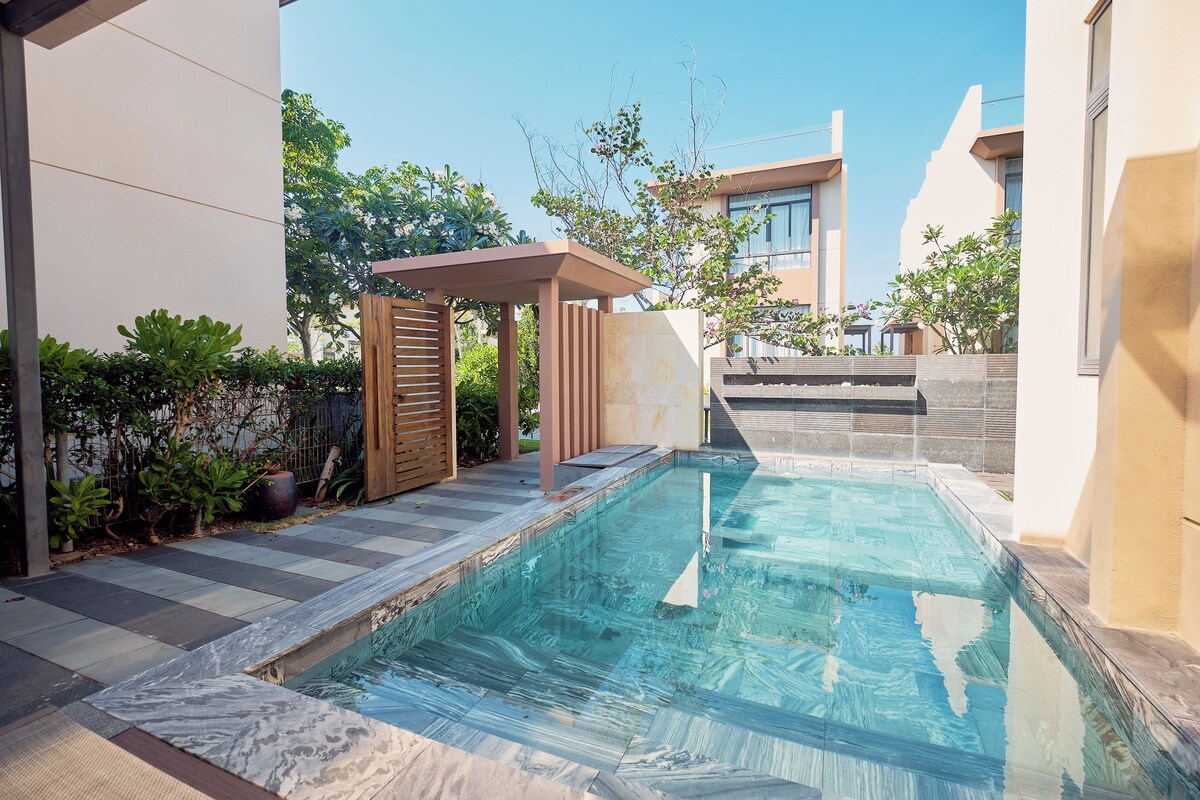 Private pool
