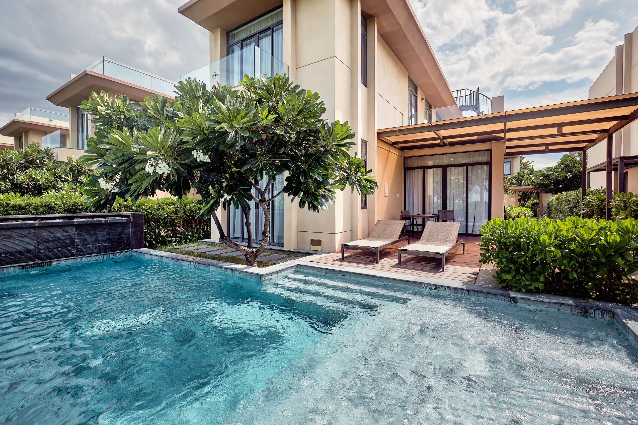 Beachfront 3 bedroom Pool Villa