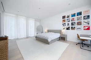 Room - Charming 2-bedroom house with AC in Los Angele park view (Los Angele)